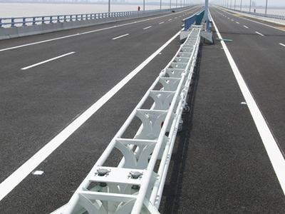 高速公路活动护栏