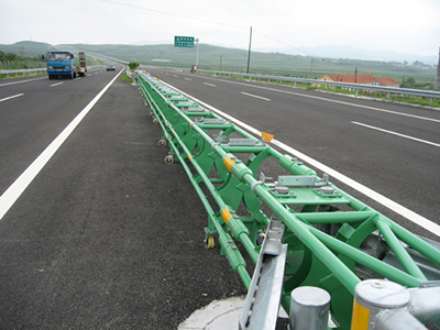 高速公路活动护栏